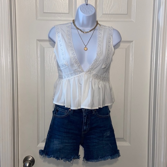 Low Cut Blouse ✨ - Picture 1 of 4